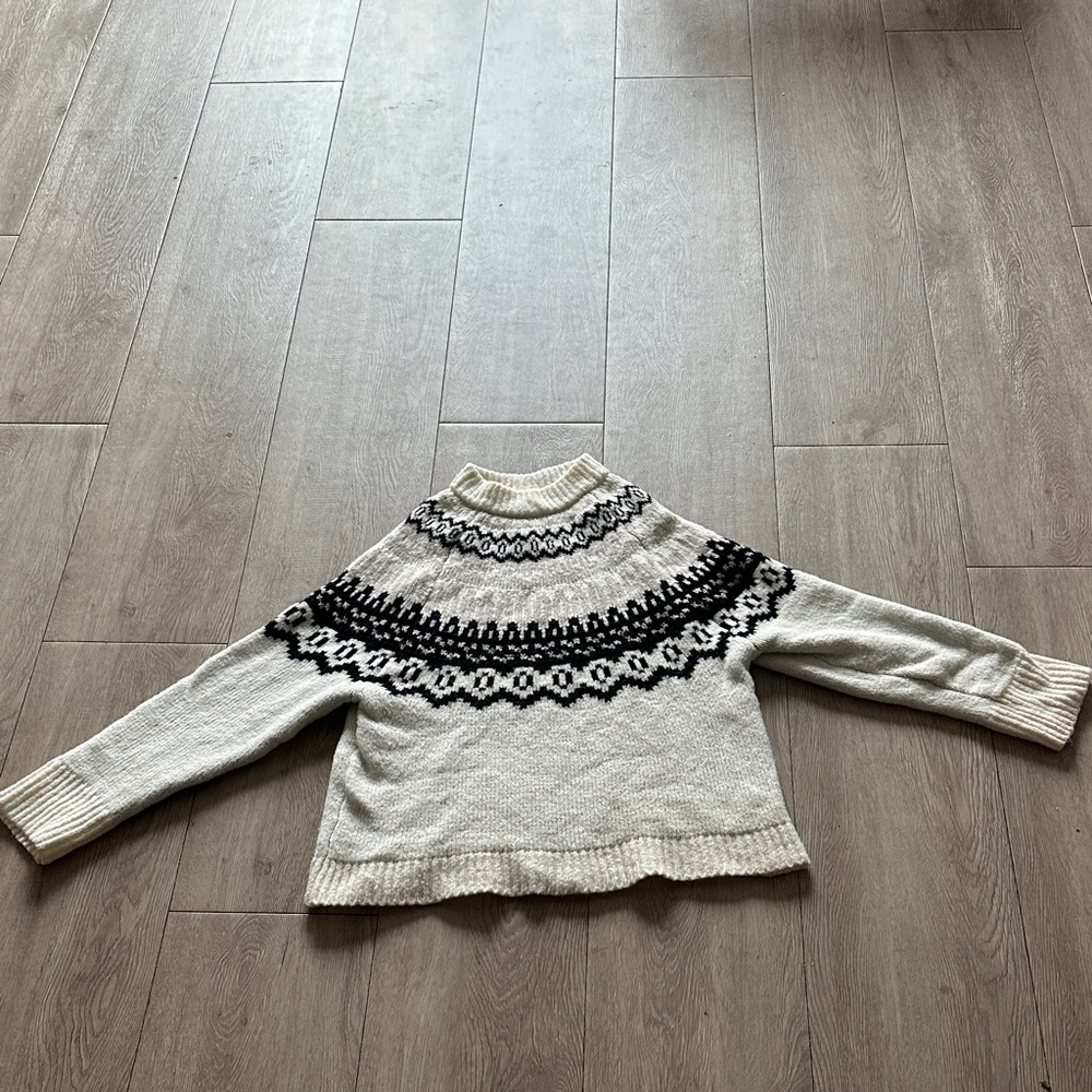 Universal Thread Cream and Black Turtleneck Sweater